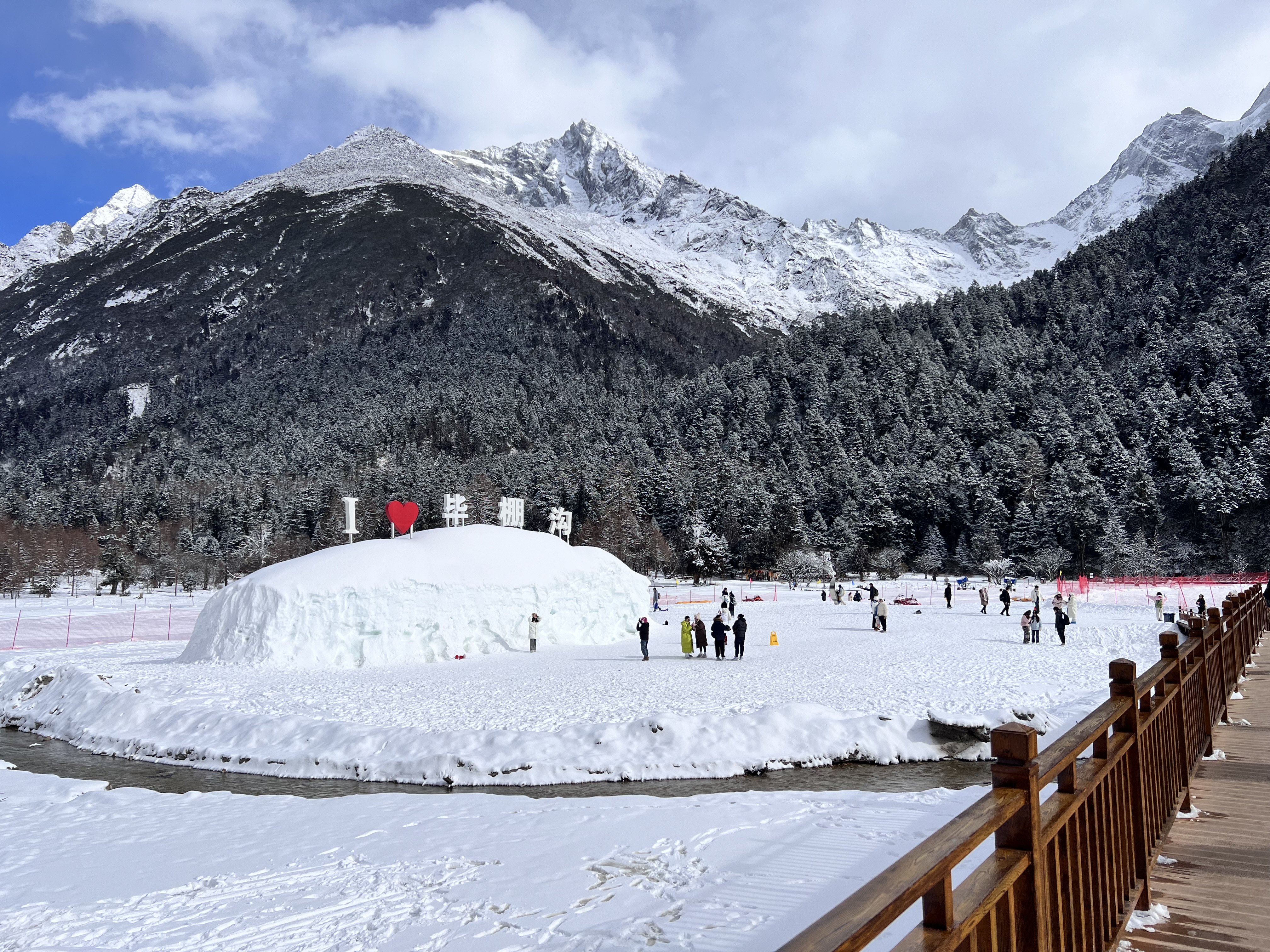 毕棚沟2024年的第一场雪